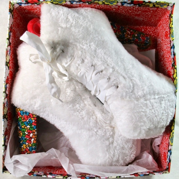 New Jeffrey Campbell HELLO KITTY Fake Fur Booties - Picture 2 of 8